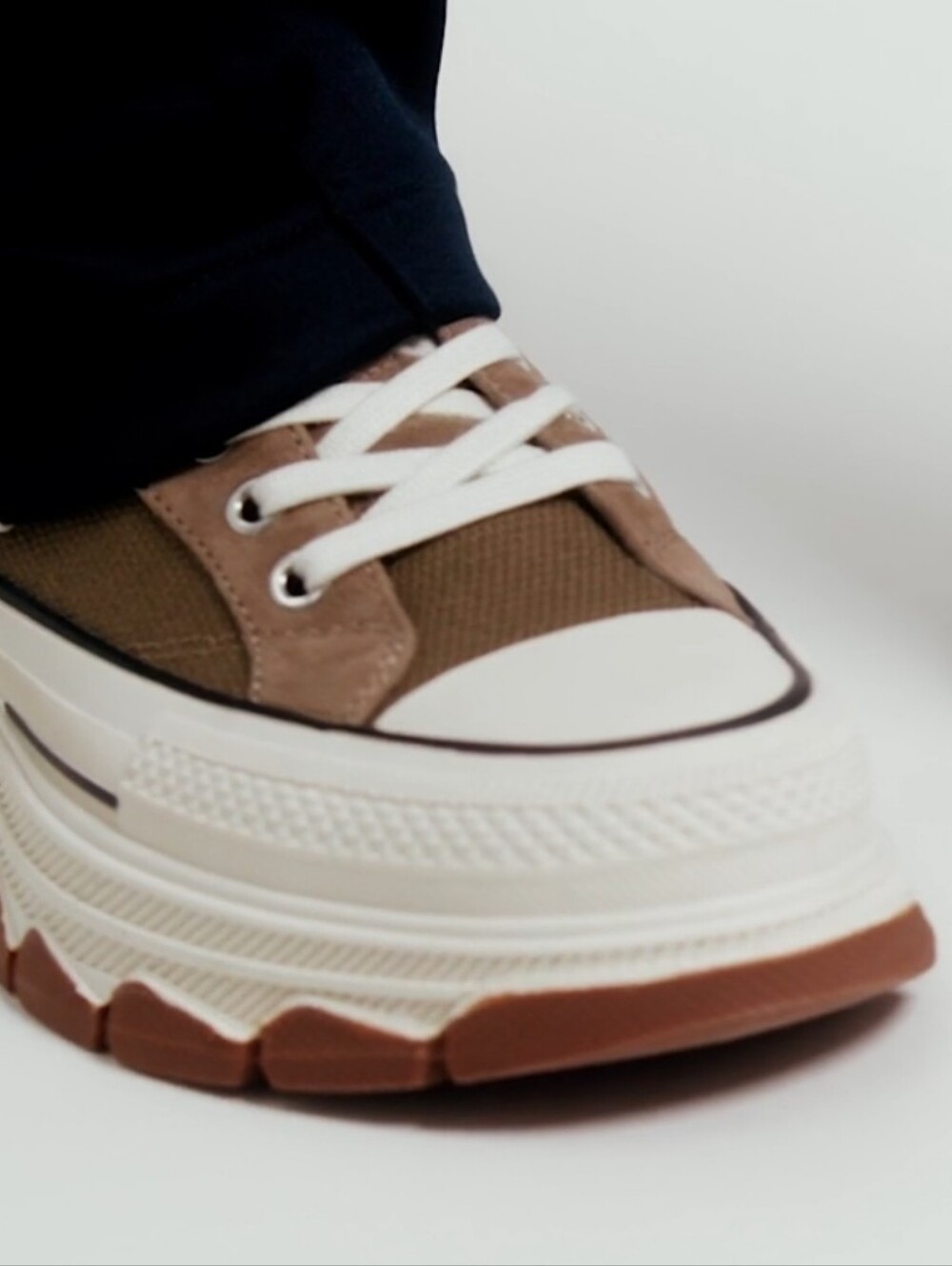 Wishbone Carly Sneaker Size 8,5 - Picture 3 of 15